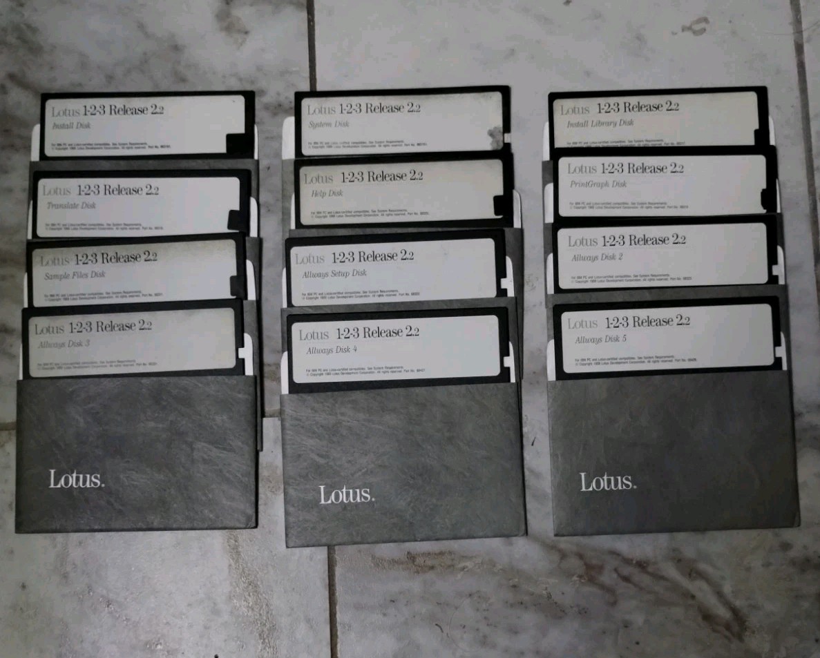 Lotus 123 1-2-3 Spreadsheet Software V2.2 5.25” Disks 1989 for Vintage IBM PC