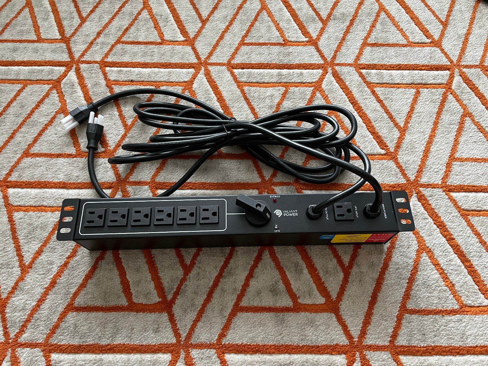 Valiant Power PDU-USA 100-250v/15a Maintenance Bypass PDU