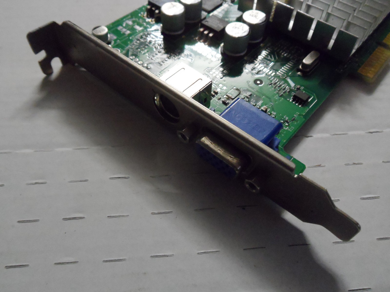 PNY GF4MX420AGP44S GeForce 4 MX 420 VGA/S-Video AGP Video Card