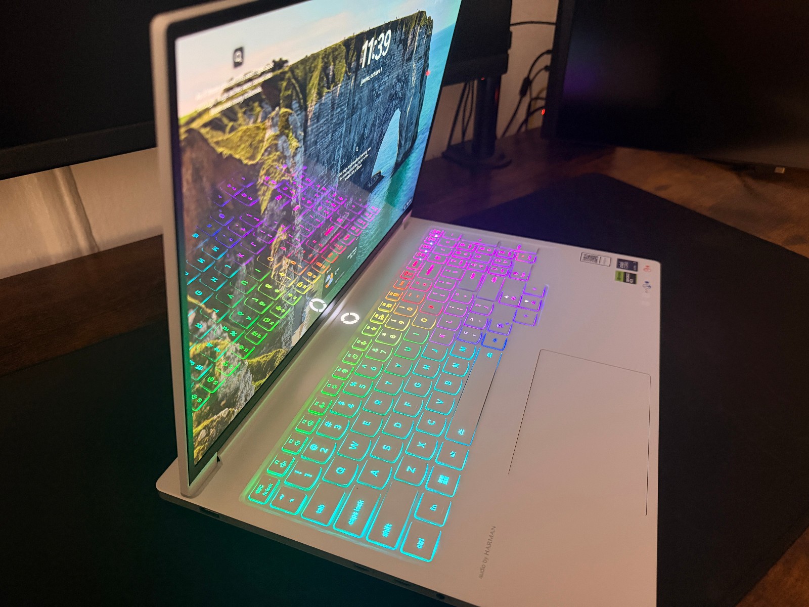 Lenovo Legion 7i 16 OLED Gaming Laptop Ultra 7 255HX RTX 5060 32GB 1TB