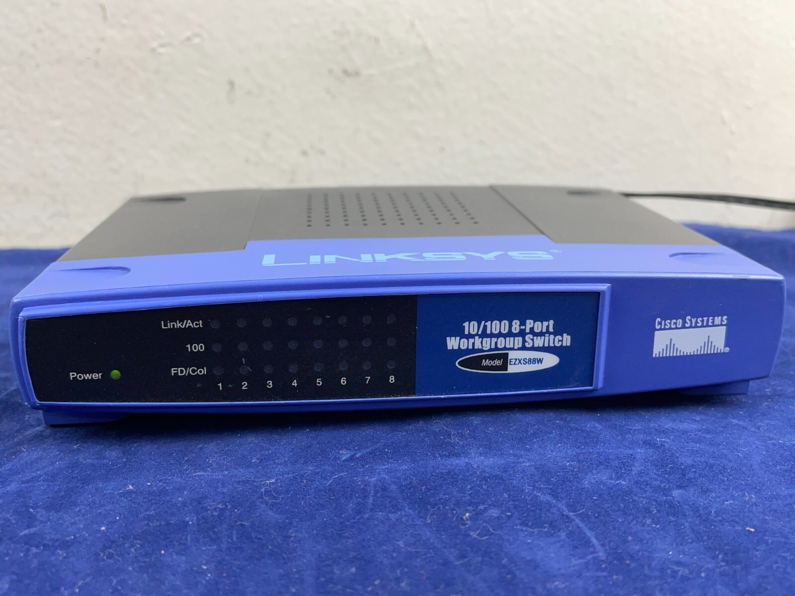 Linksys EZXS88W Workgroup Switch 10/100 8-PORT