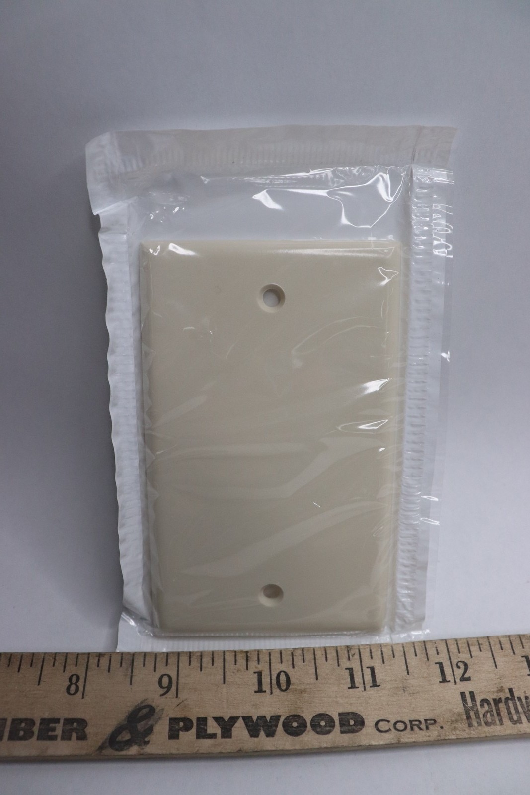 Leviton 1-Gang No Device Blank Wall Plate Rectangle Light Almond 000-78014