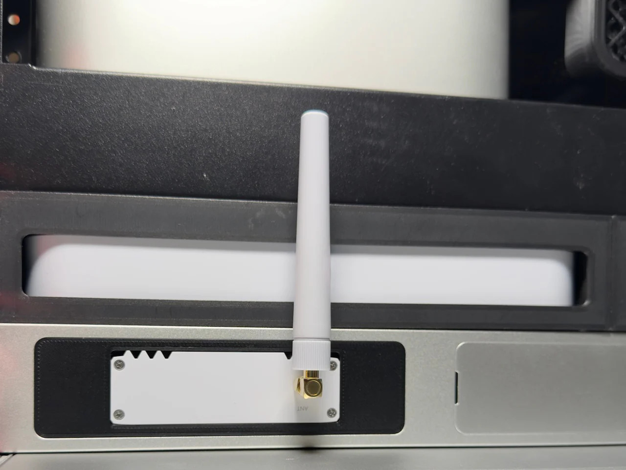 Ubiquiti SuperLink AI Key Insert 90 Degree SMA Adapter