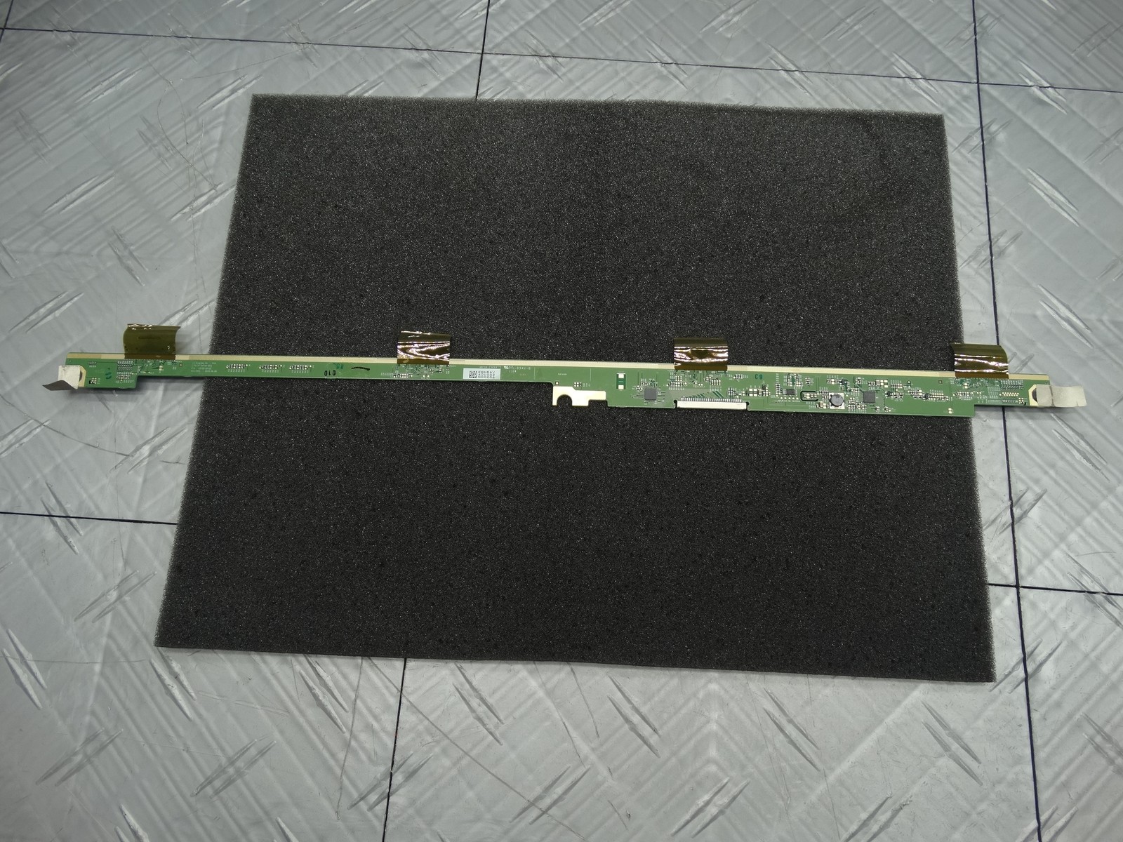 HP M27H FHD Edge Board 6870s-2512c