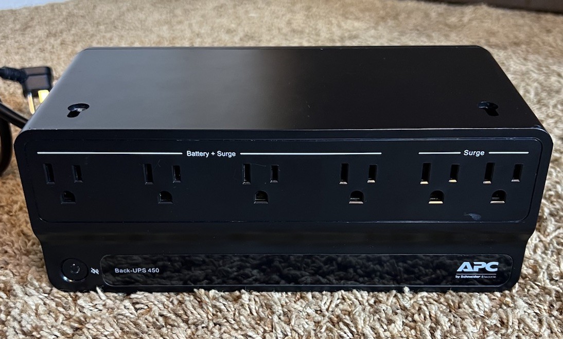 APC Back-UPS 450 BN450M Battery Backup Surge Protector 6 Outlet Power Supply