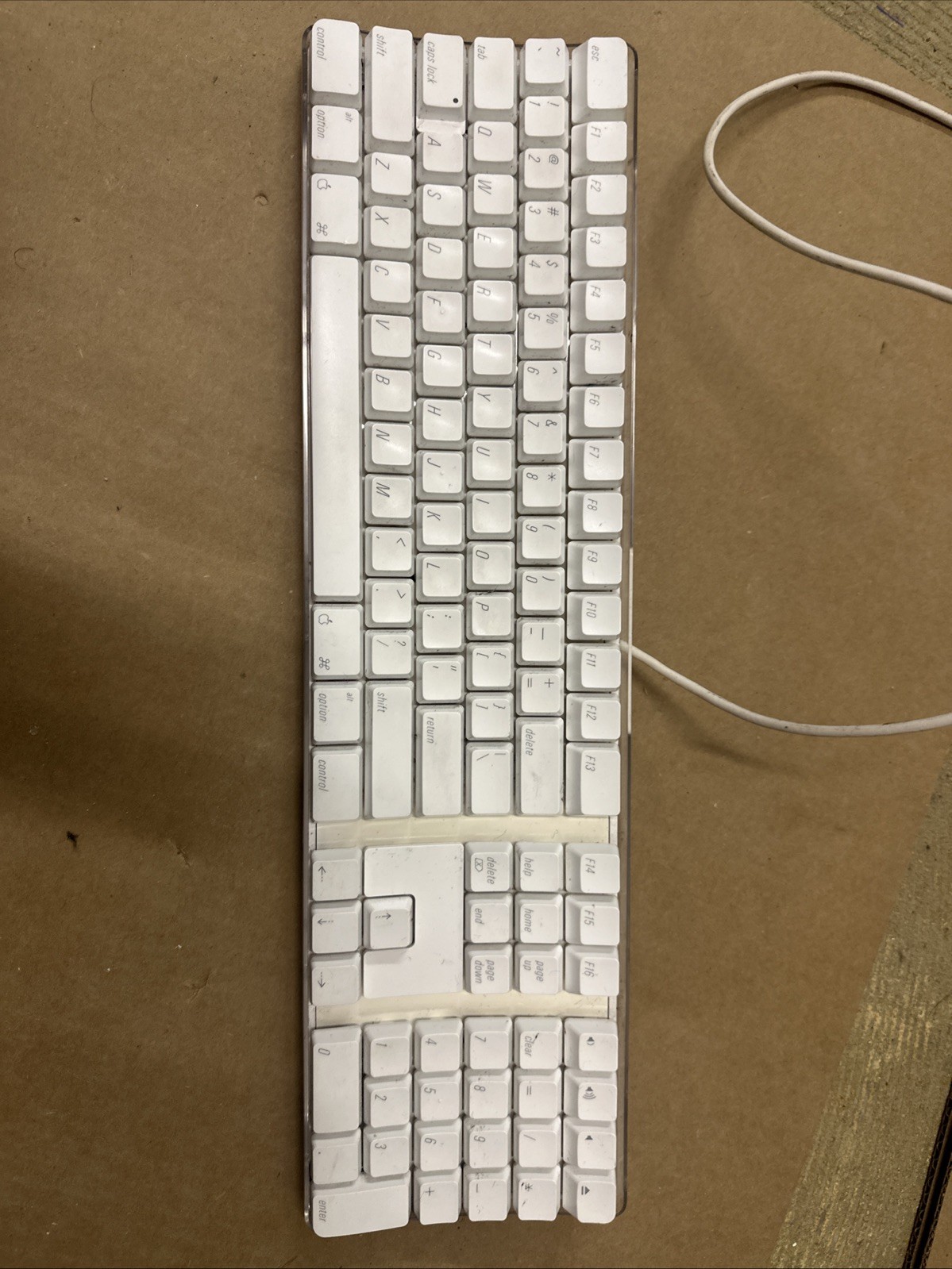Apple A1048 Wired USB Keyboard - White
