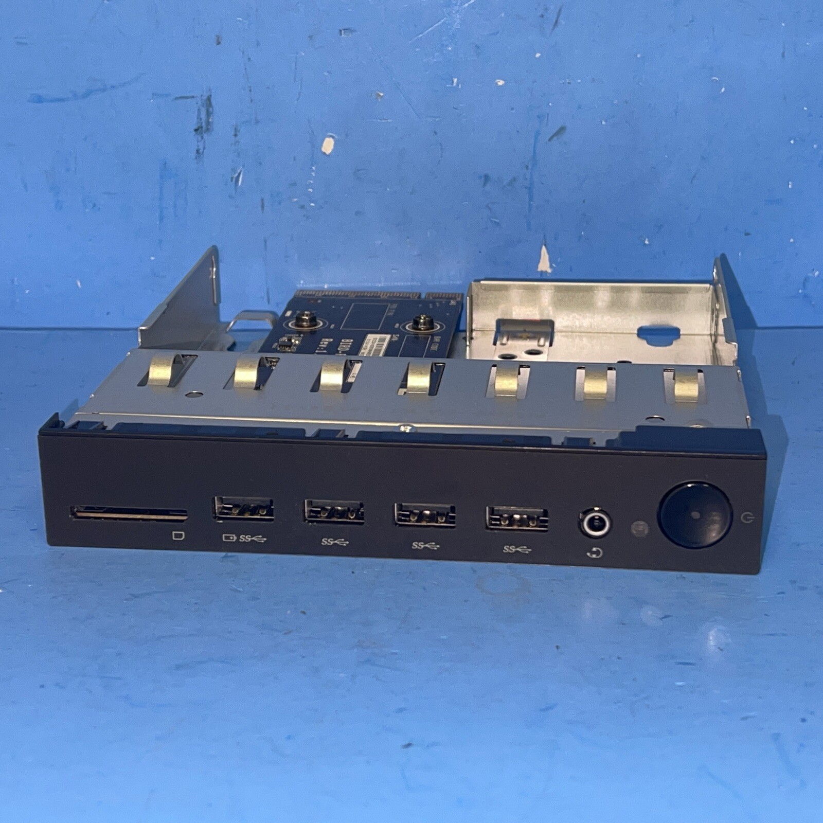 OEM Lenovo ThinkStation P520 USB SD Card Power Button Card 01YW011 WITH HOUSING 