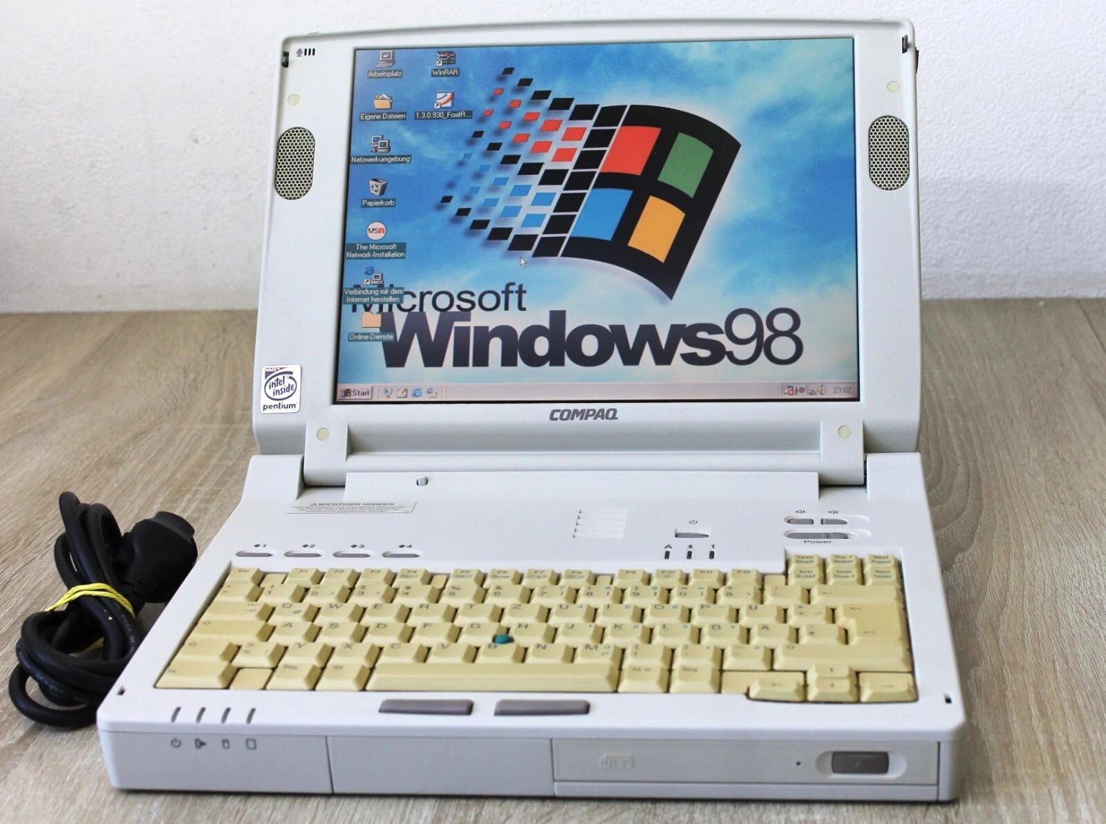Vintage Laptop COMPAQ Armada 7730MT / Intel Pentium MMX / Windows 98