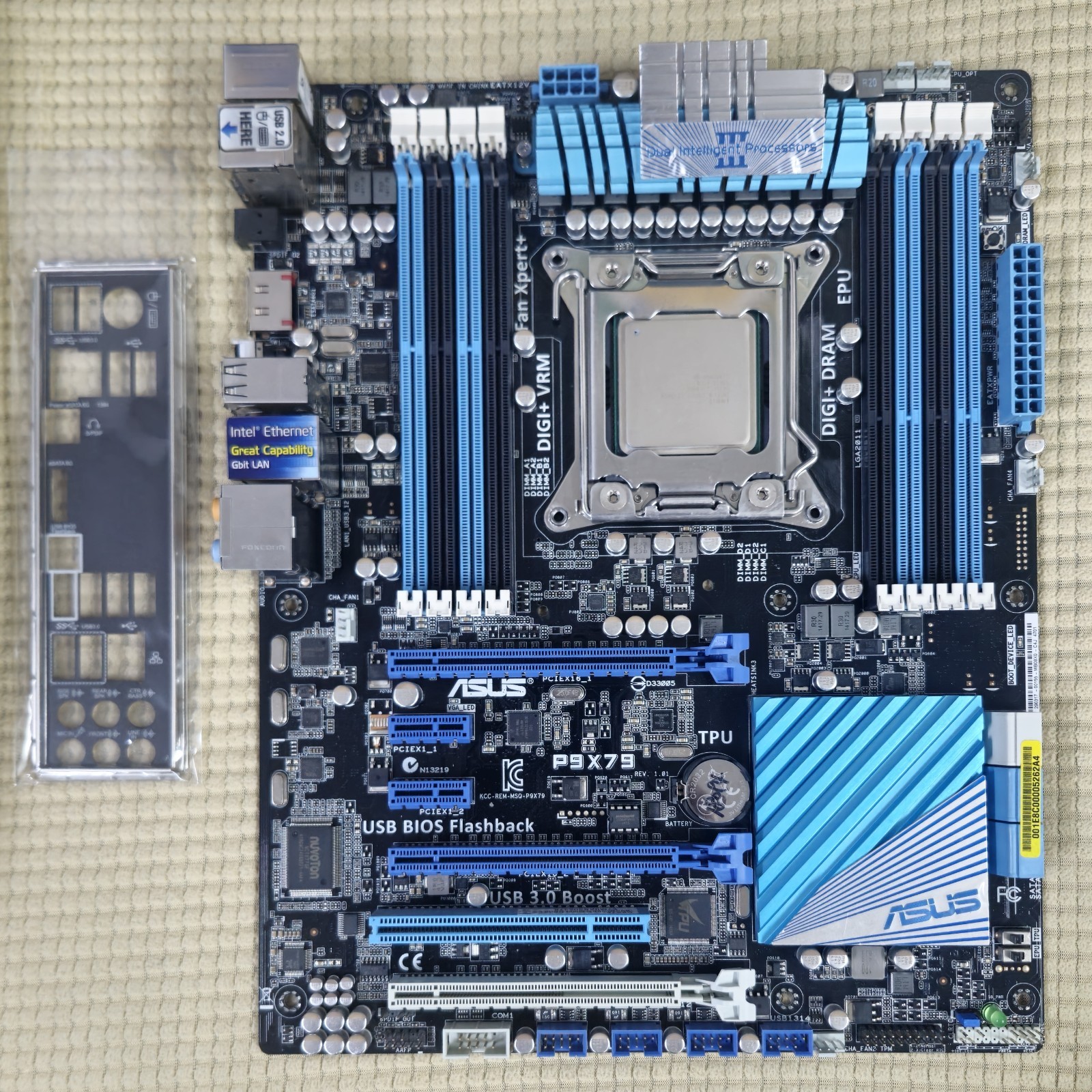 ASUS P9X79 i7-4820K : LGA2011 X79 ATX DDR3 + IO-Shield, Verified Working.