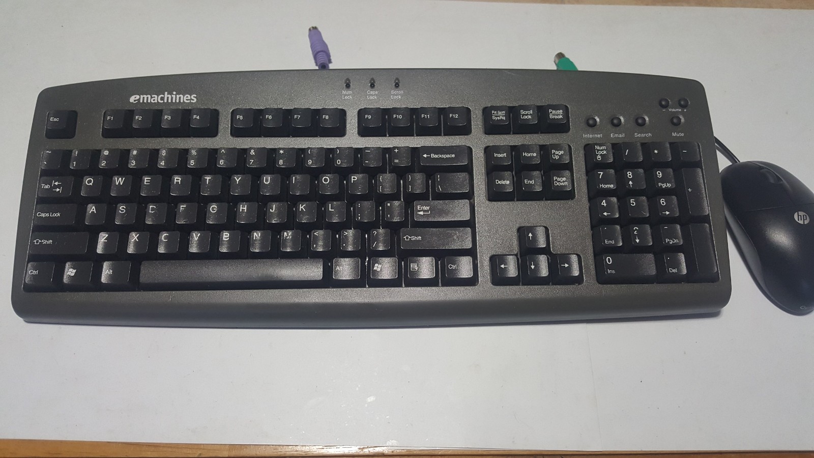 PS/2 Keyboard Mouse Combo - Sturdy-Excellent Pre-Owned-Help Save Your USB Ports