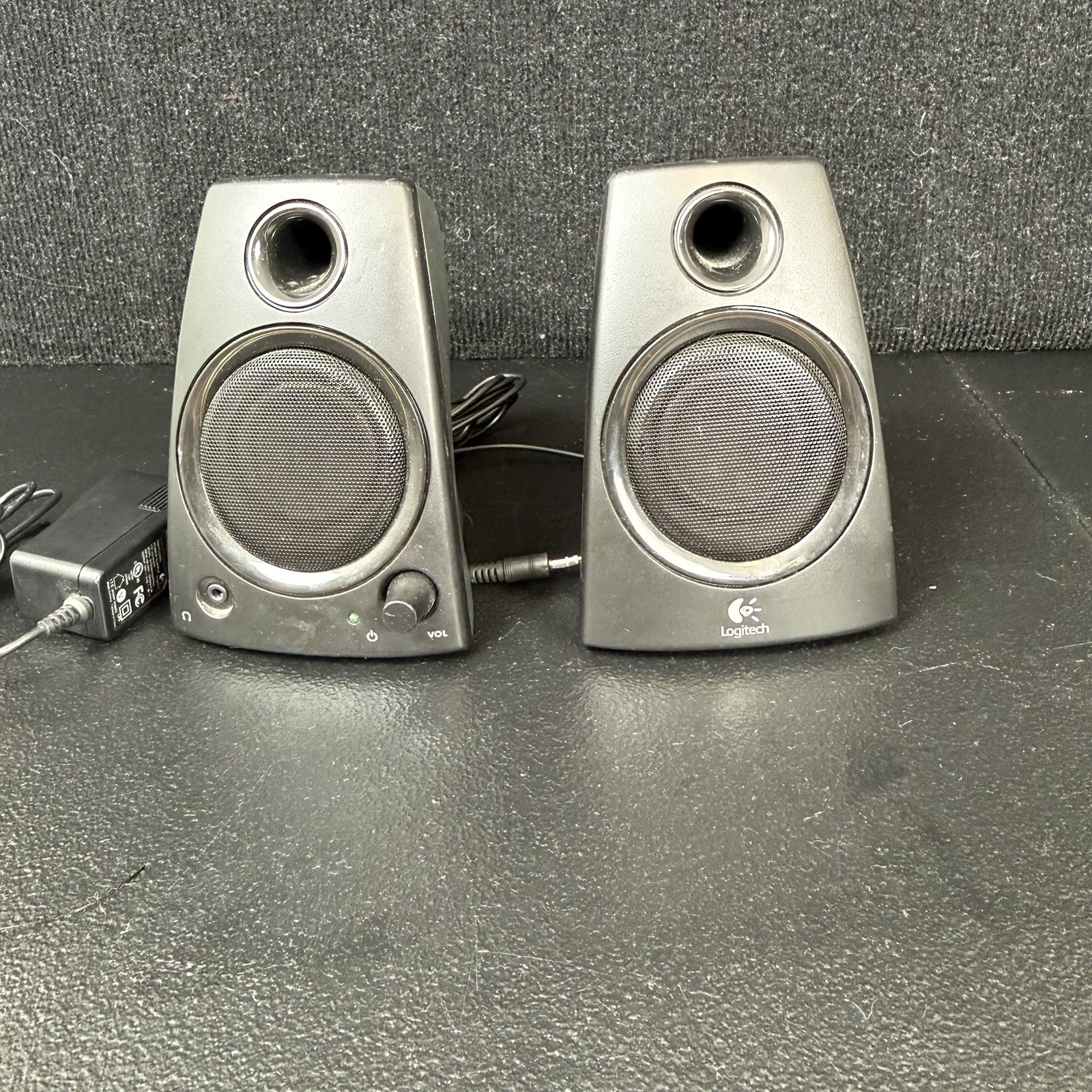 Logitech Z130 2 Piece Multimedia Stereo Speakers w/Jack And Power