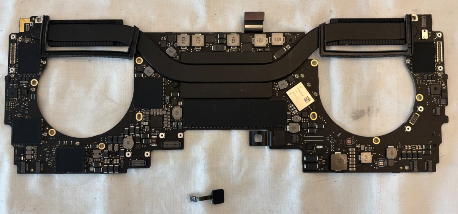 Apple Macbook Pro 13" A1989 2019 2.4GHZ 8GB 16GB 512GB 1TB Logic Board Touch ID