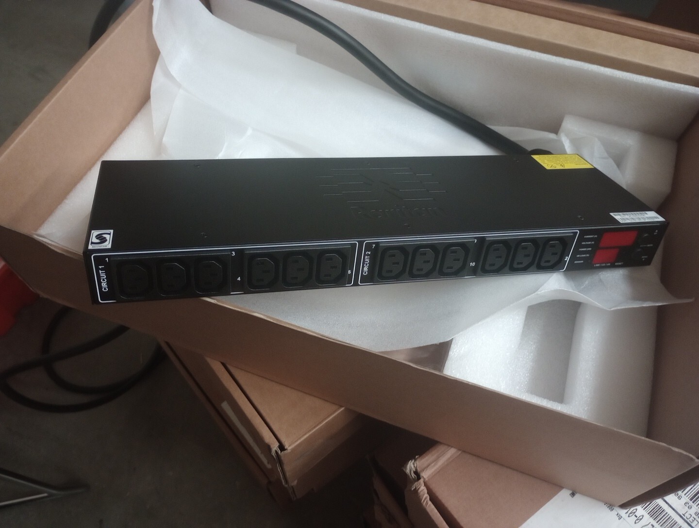 Raritan RACK MOUNT  PDU -PX2-1284R-C5 Data Cabinet power distribution unit
