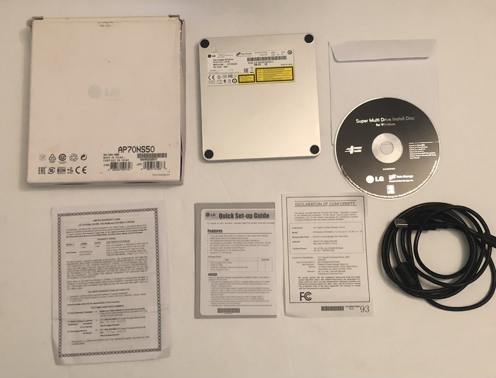 LG AP70NS50 DVD WRITER USB 2.0 Slim Super Multi Blade External Drive - Silver