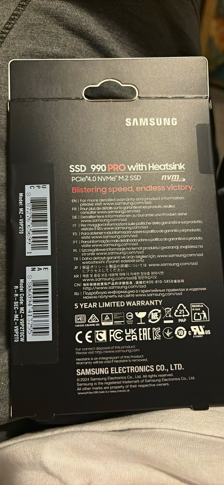 Samsung 990 PRO w/ Heatsink 2TB PCIe 4.0 NVMe M.2 SSD 7450MB/s