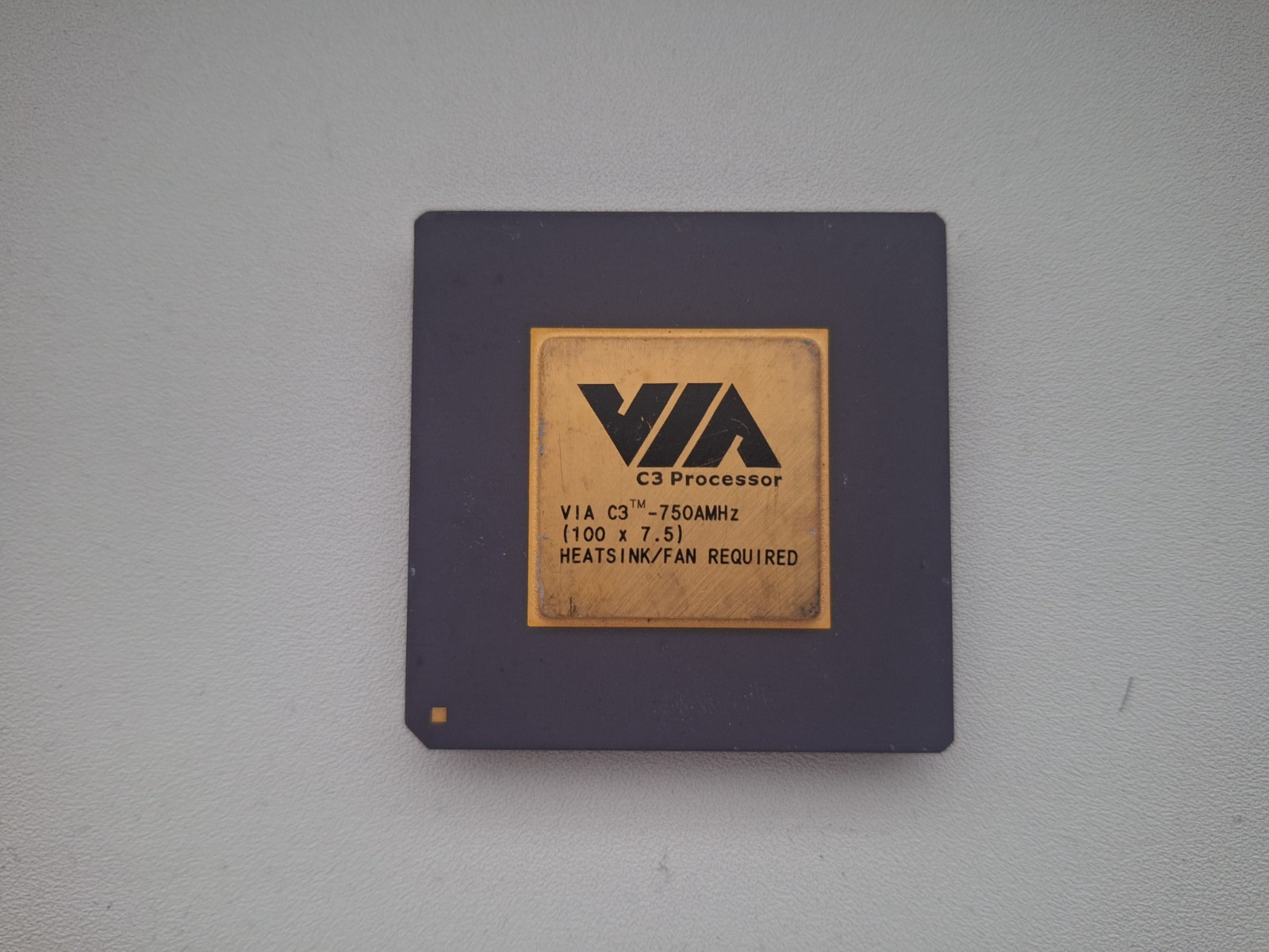 Via C3 750AMHz extreme rare C3 750Mhz 100x 7.5 vintage CPU GOLD