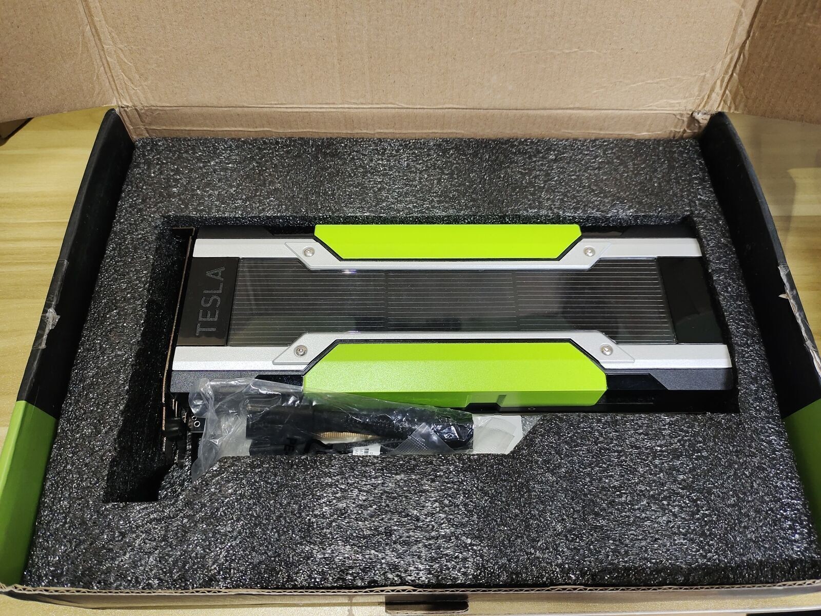 🔥🔥🔥 Nvidia Tesla P100 16GB Graphics Card PCI-E x16 GPU 699-2H400-0201-530
