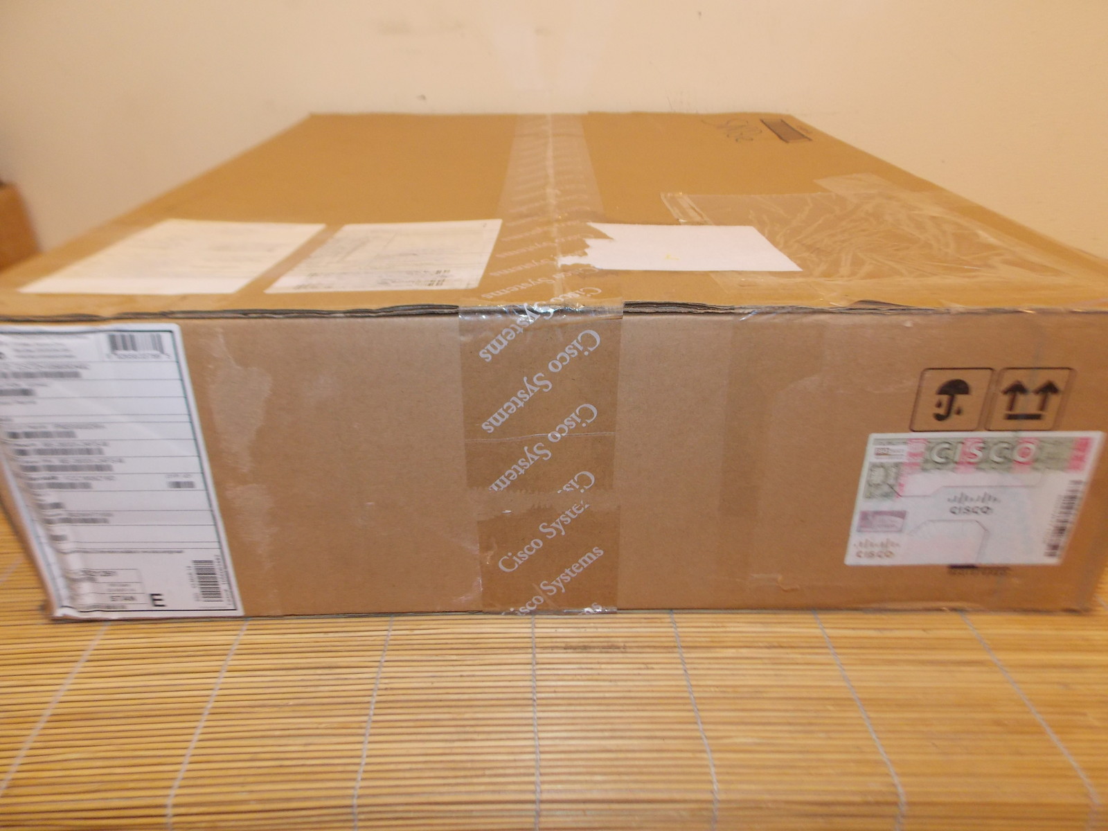 NEW Cisco ME-3800X-24FS-M Switch w.2x PWR-ME3KX-AC 2x 10 Gigabit SFP+ New Sealed