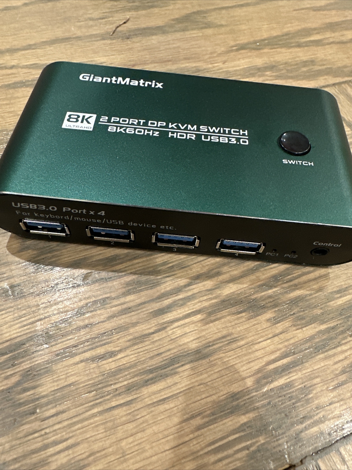 GiantMatrix USB 3.0 DisplayPort KVM Switch 2 Port DP 1.4 8K & USB 3.0 4 Port HUB