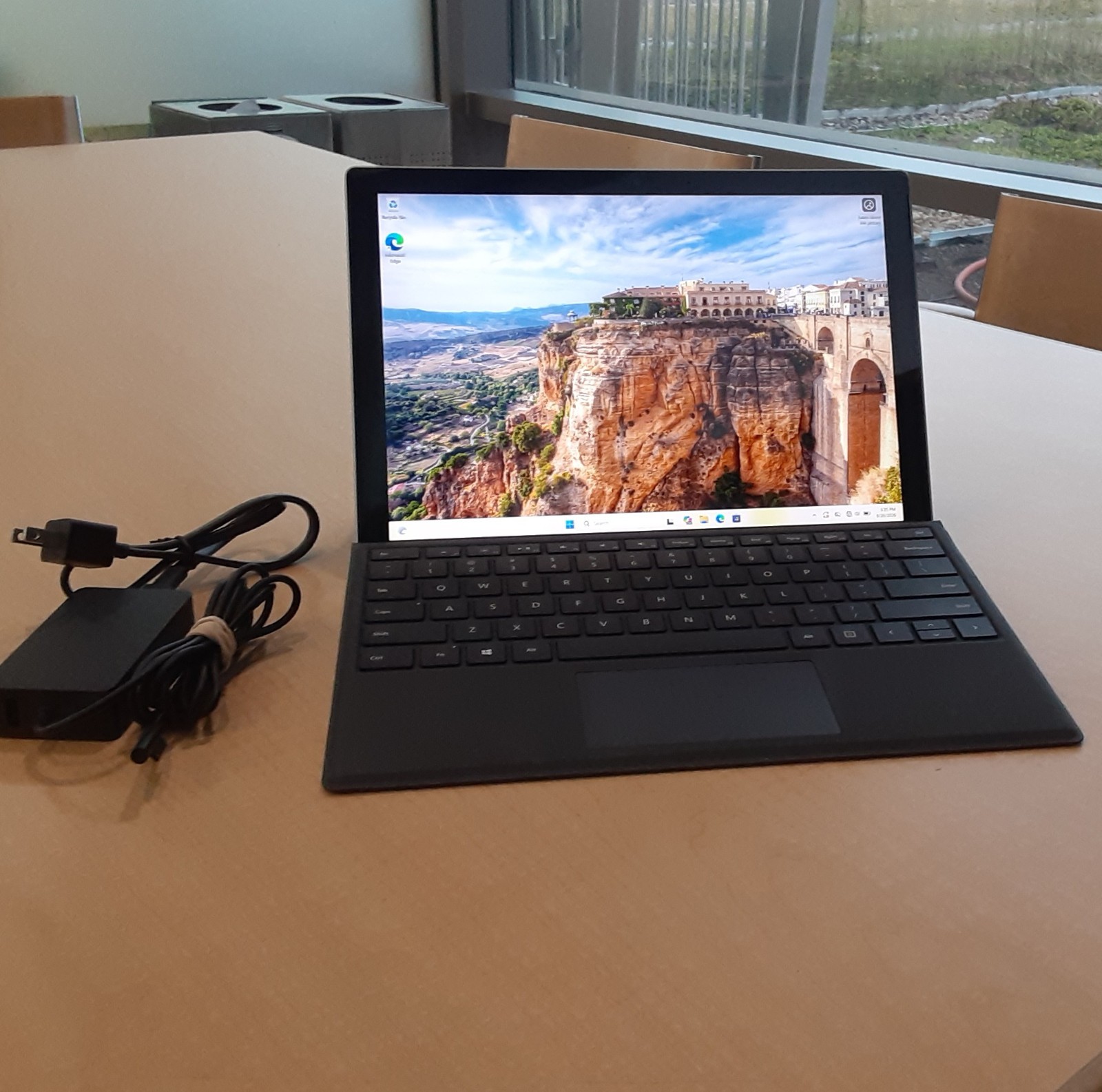 Microsoft Surface Pro 7+ 12.3" i5-1135G7 8GB 256GB SSD Win 11 Pro w/ Type Cover