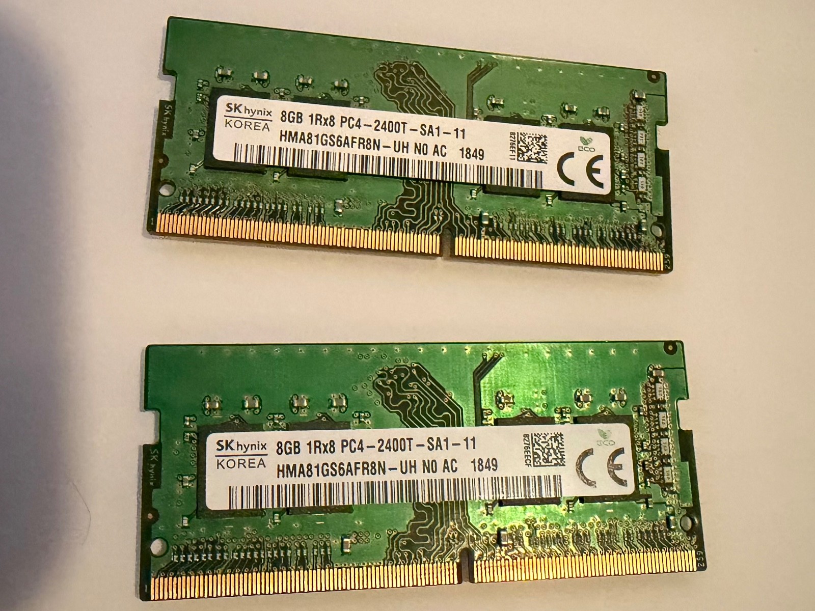 SK hynix 16GB (2x8GB) DDR4-2400 SODIMM PC4-2400T 1Rx8 HMA81GS6AFR8N-UH RAM