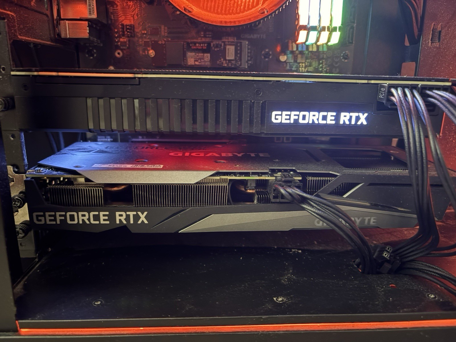 GIGABYTE GeForce RTX 3060 12GB GDDR6 Graphics Card Multi-Monitor PCIe 8Pin
