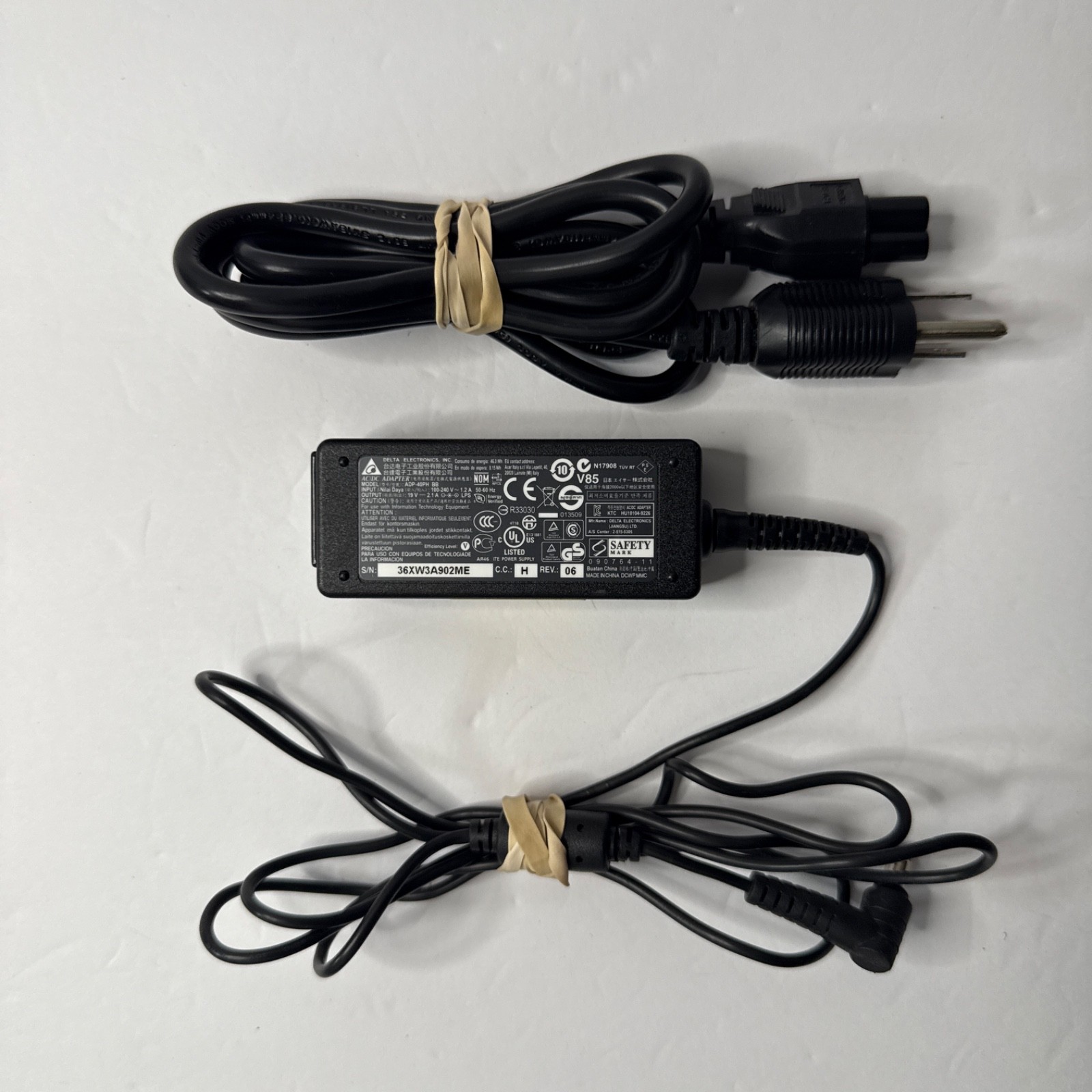 Genuine Delta ADP-40PH BB AC Adapter 19V 2.1A 40W Acer S220HQL S230HL Monitor