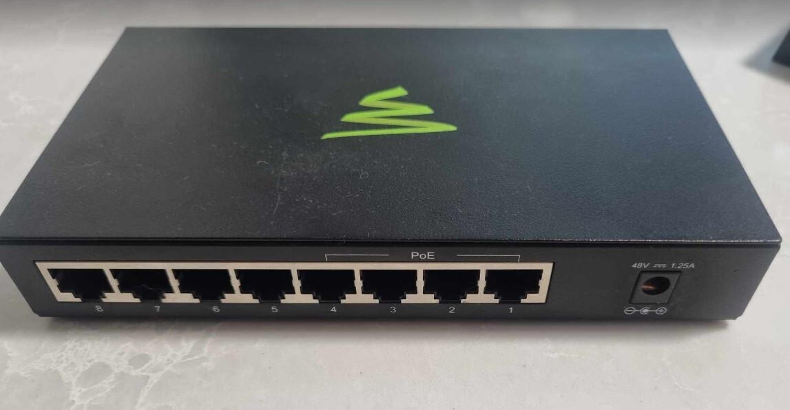 LUXUL XFS-1084P 8-Port PoE Ethernet Switch w/ Power Supply