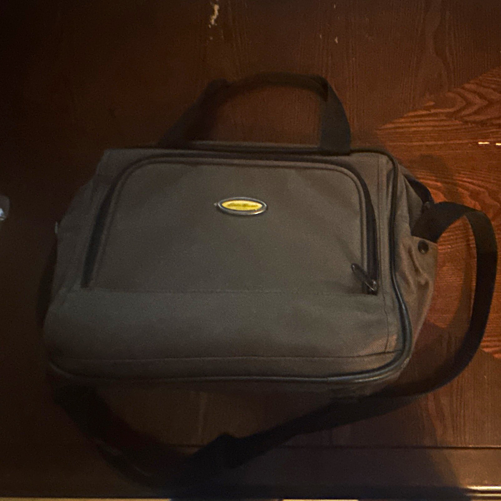 Eddie Bauer Olive Green/Black Shoulder Messenger Laptop Bag, Universal Fit