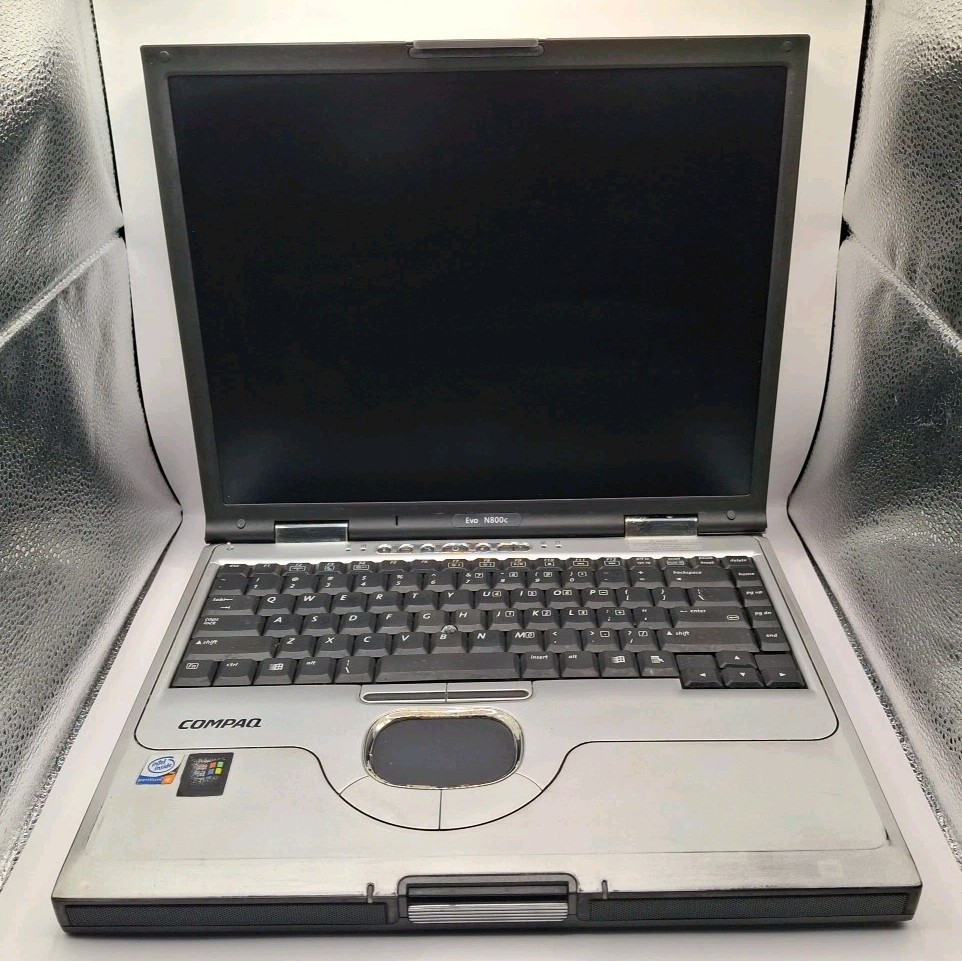 15" Compaq Evo N800c Intel Pentium 4 2.00GHz/1GB RAM/DVD/160GB HDD/Cord