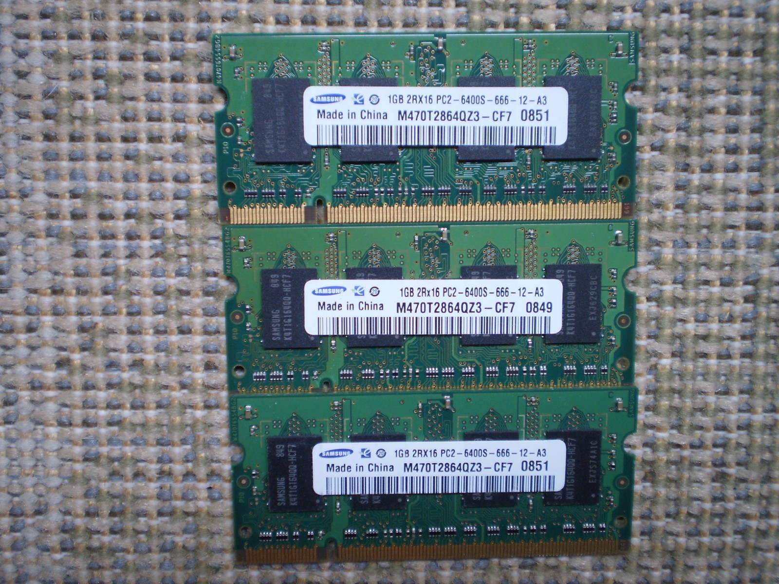 Samsung 3GB (3 x 1GB) 2RX16 PC2-6400S-666-12-A3 DDR2 Laptop RAM M470T2864QZ3-CF7