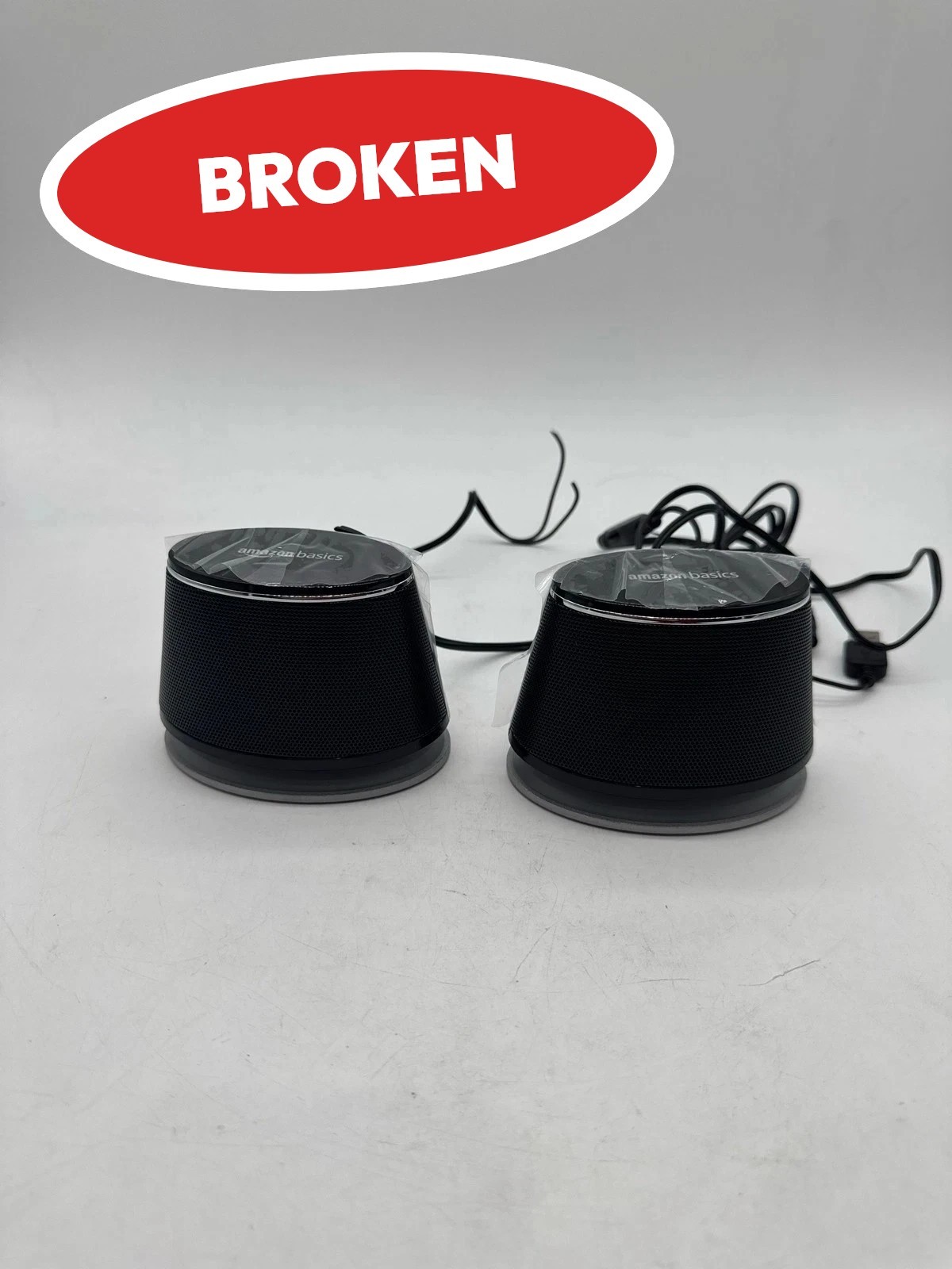 (BROKEN) Amazon Basics Stereo 2.0 Computer Speakers 3.5mm Aux USB V620BLACK