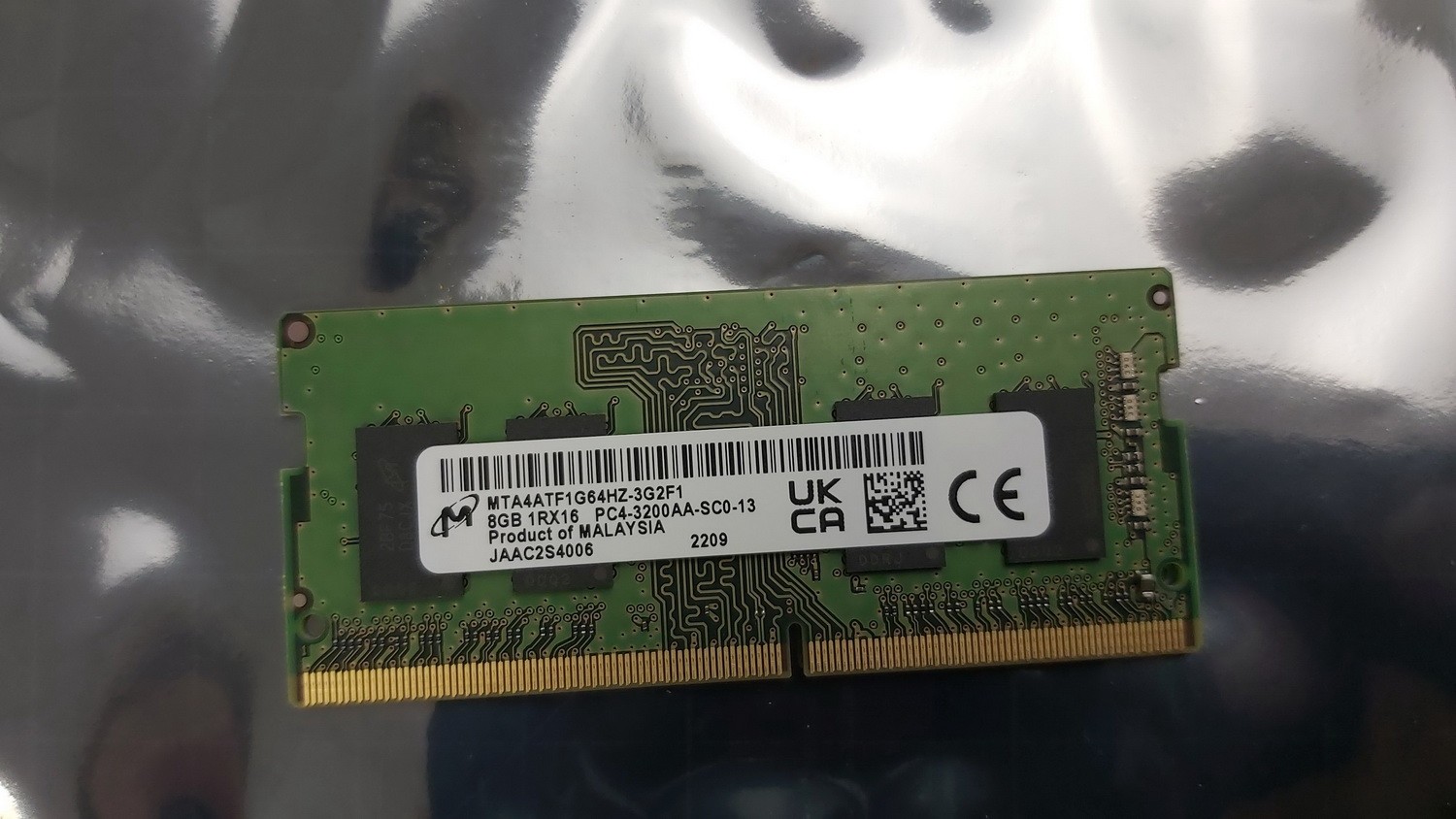 Micron 8GB 1Rx16 PC4-3200AA Memory RAM SO-DIMM MTA4ATF1G64HZ-3G2F1