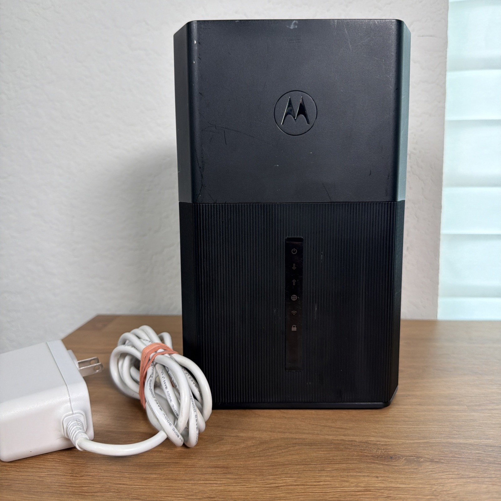 MOTOROLA MG8725 DOCSIS 3.1 AX6000 WIFI 6 MULIT-GIG 2 IN 1 CABLE MODEM ROUTER