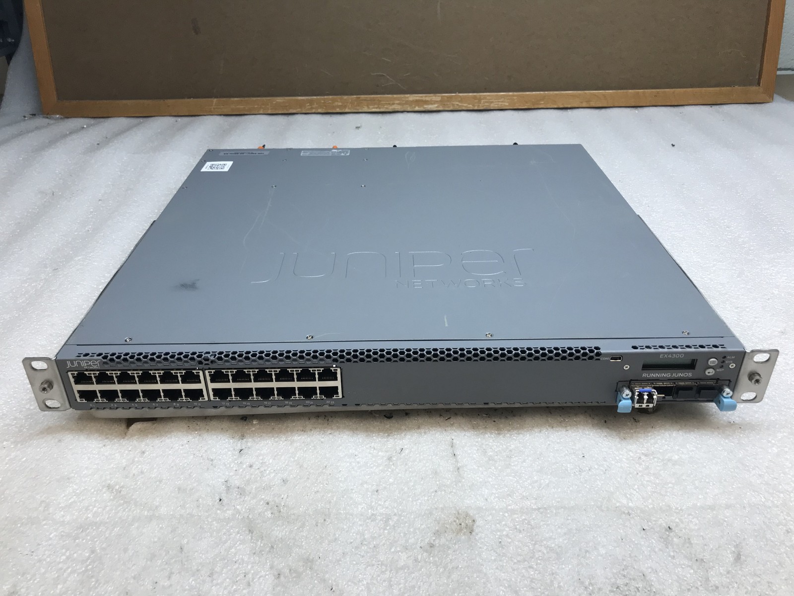 Juniper EX4300 48 Port Gigabit Switch 950W PoE+ 4x 10Gig SFP+ EX4300-48P