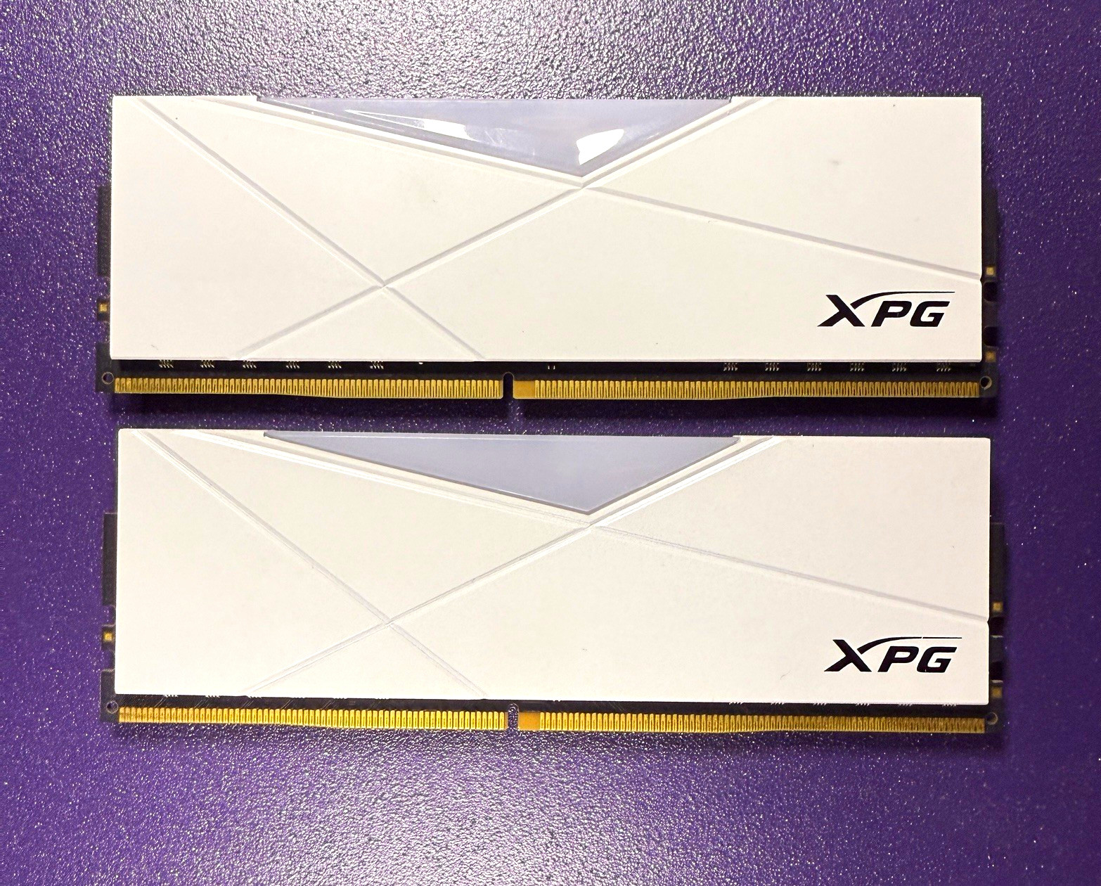 XPG 16GB (2x8GB) DDR4-3200 PC4-25600 288-Pin DIMM AX4U32008G16A-DW50