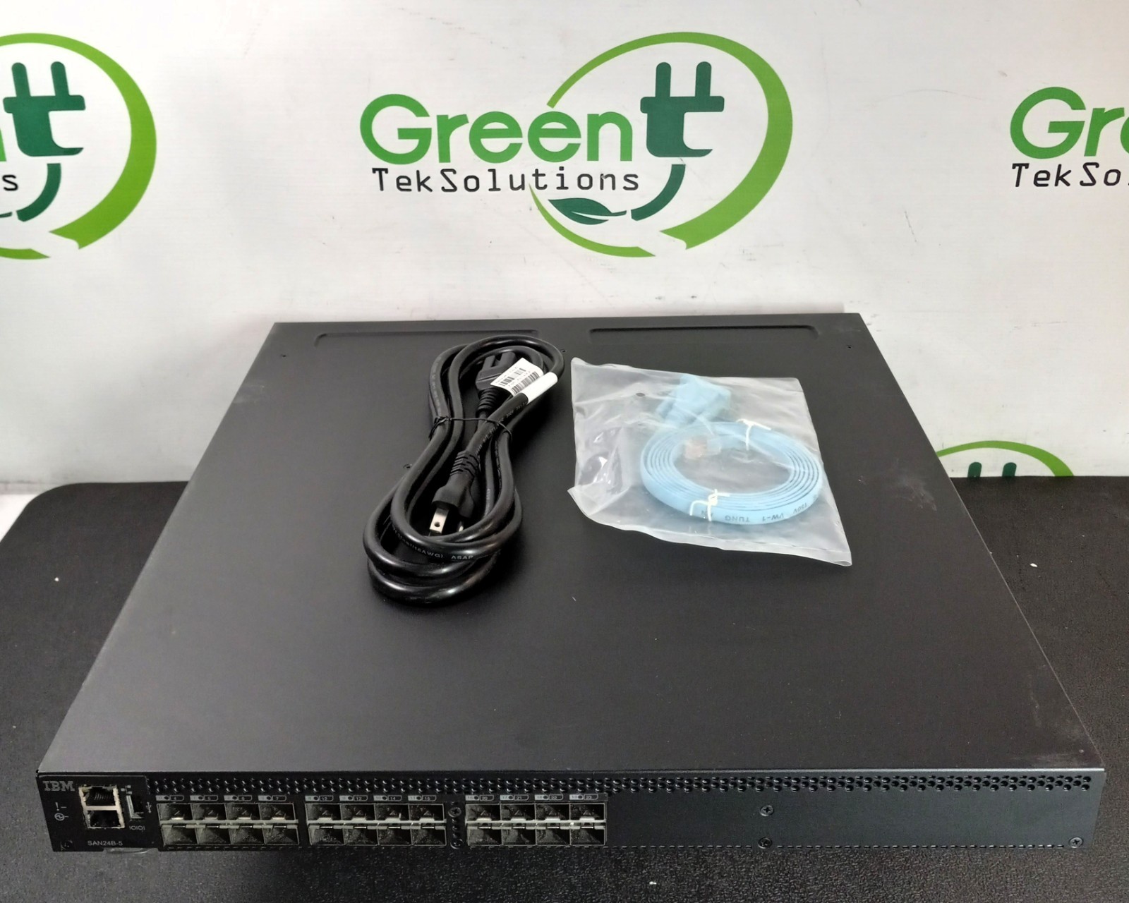 IBM SAN24B-5 2498-X24 24-Port Fibre Channel Switch