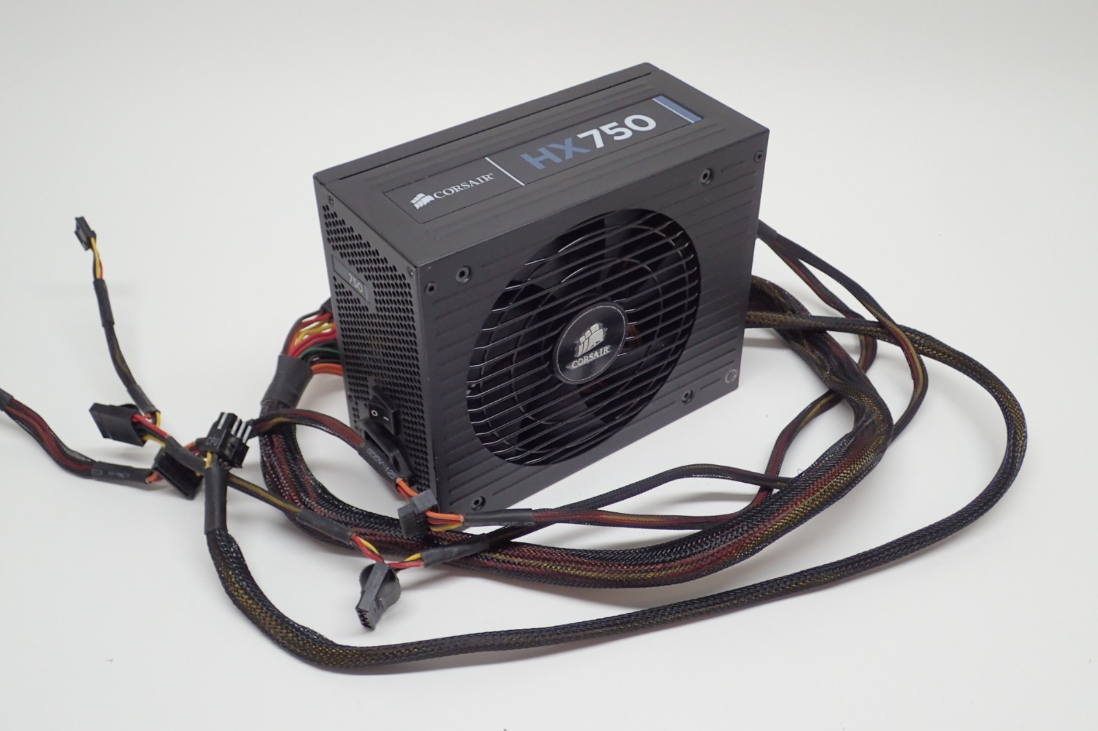 Corsair HX750W 750W 20+4 Pin ATX Desktop Semi-Modular Power Supply 75-001218