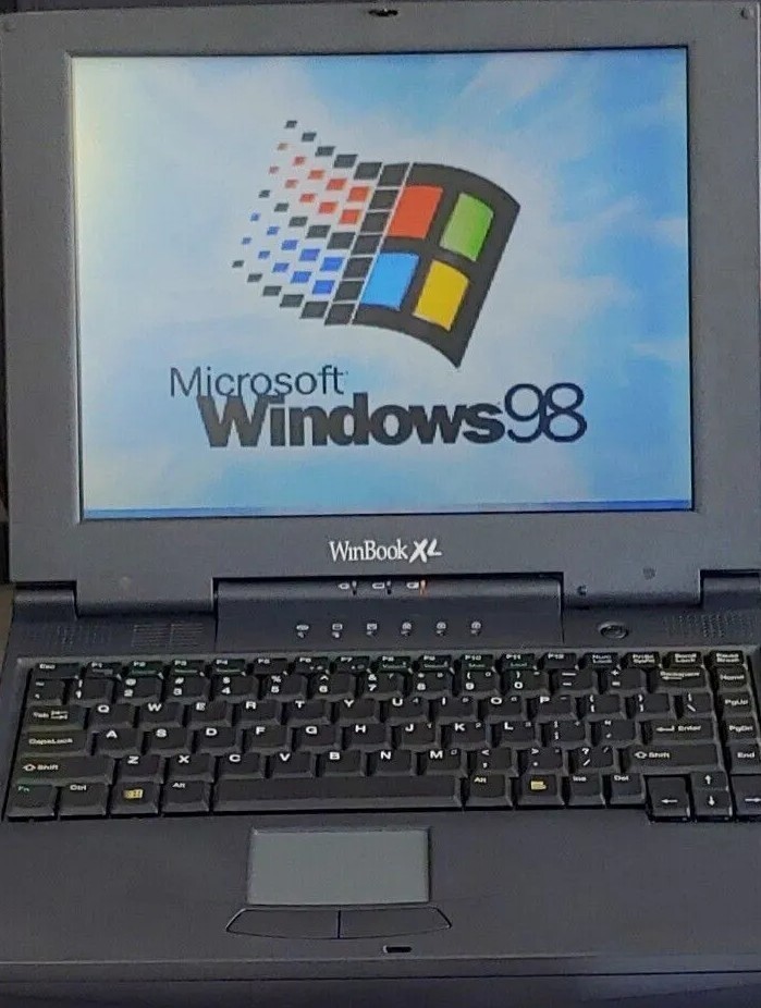 WinBook XL 233MHz MMX 32MB RAM 2.1GB HDD Windows 95 98SE or 2000 Vintage
