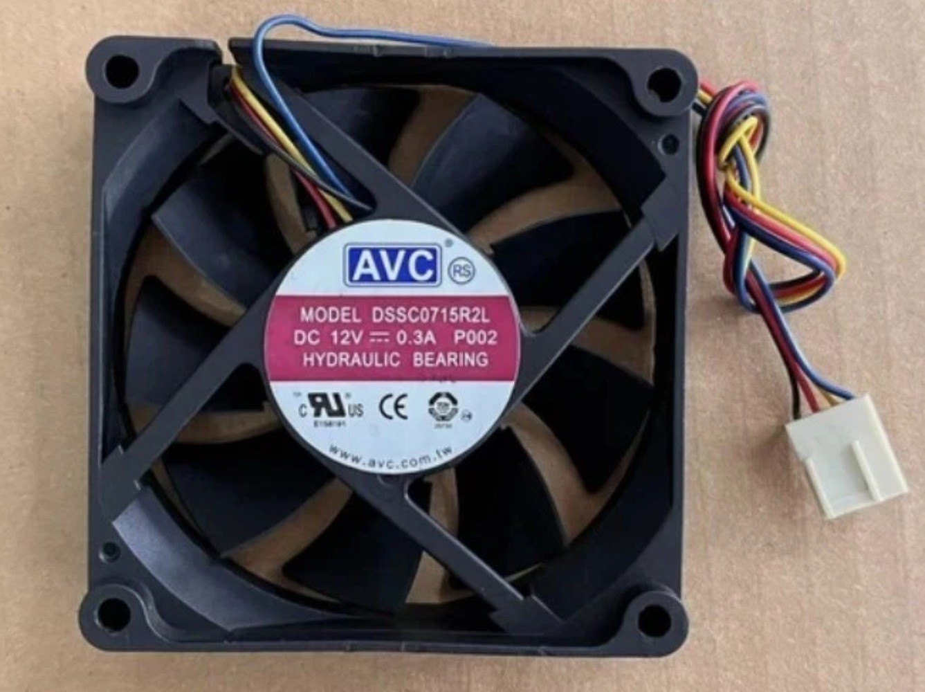 AVC DSSC0715R2L 12V 0.3A 7020 7cm 4-wire PWM intelligent temperature control fan