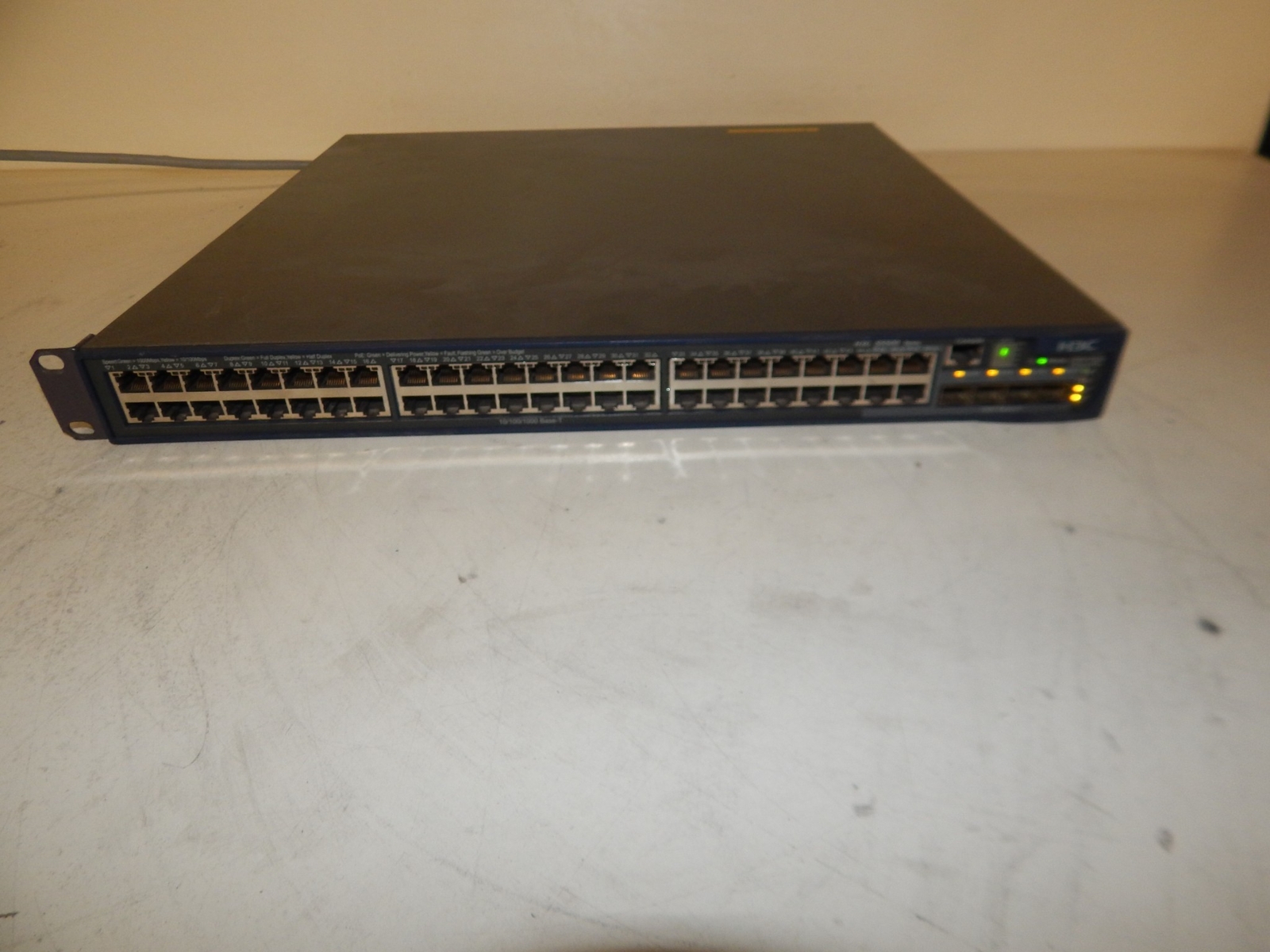 HP A5500-48G-POE JG240A 48-Port Gigabit Ethernet Switch /H3C S5500 SERIES(MHJ35)