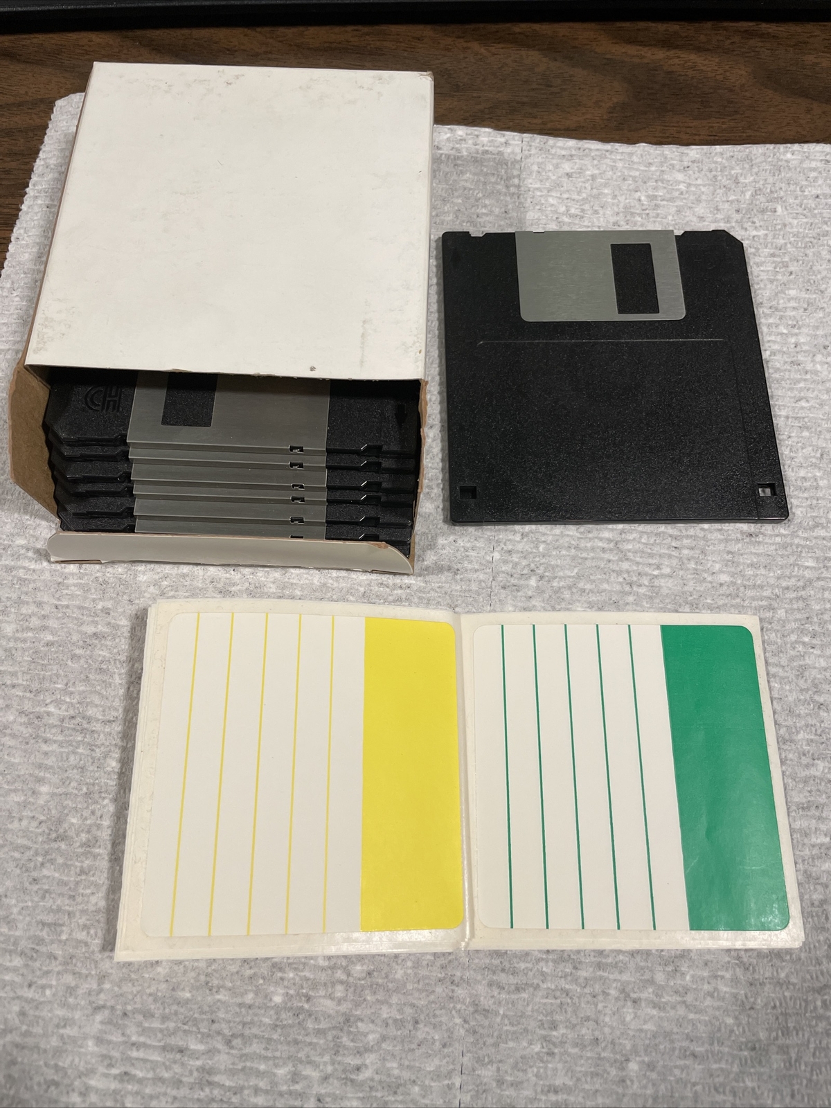 box of (8) HD floppy discs diskettes