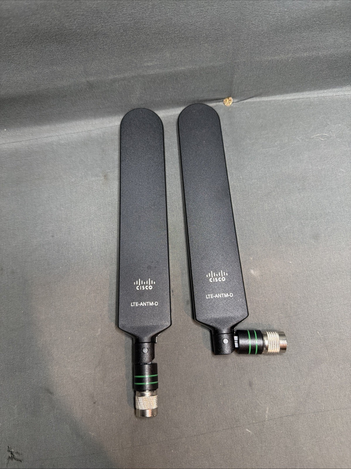 Qty 2  Cisco 4G Articulating Dipole Antenna 4G-LTE-ANTM-D, NEW 