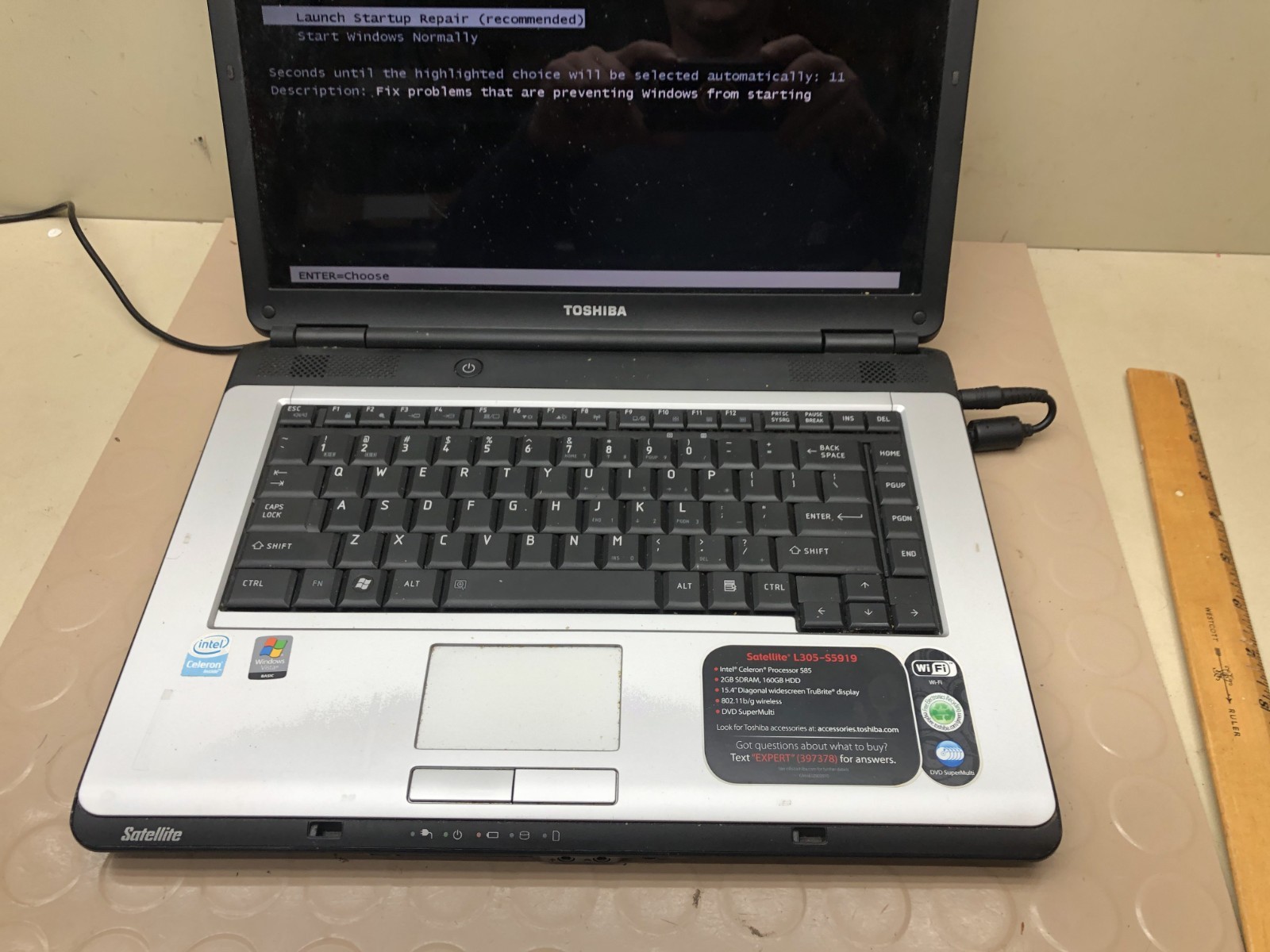 Toshiba Satellite L305-S5919 Laptop - Read Description