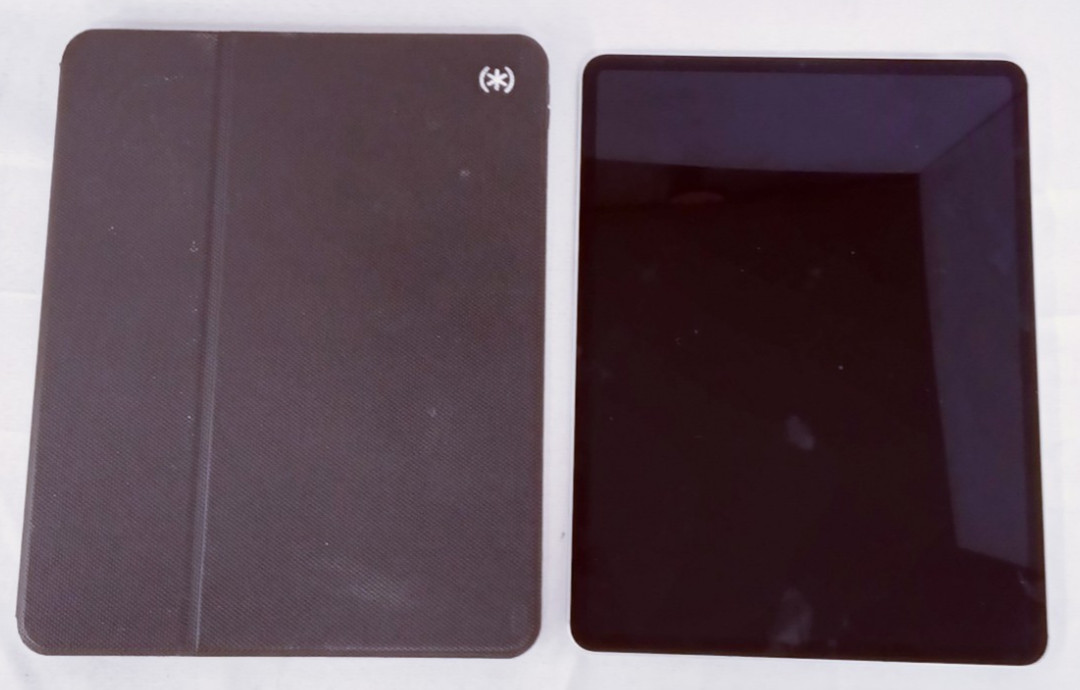 iPad Pro 5th Gen Grey w/ Protective Case Bundle / USA SHIPPING ONLY