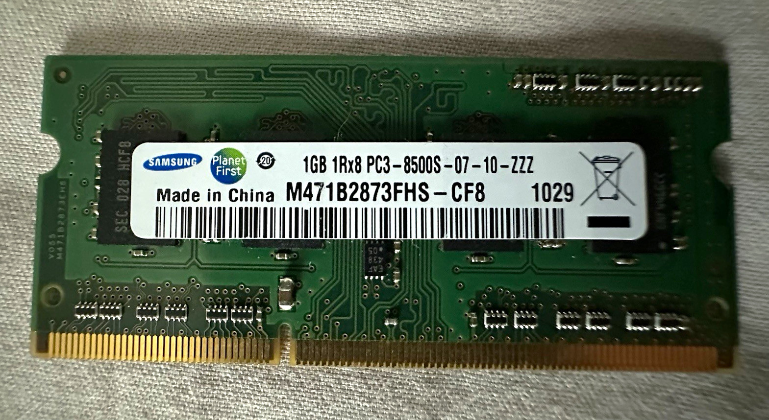 Samsung 1GB DDR3-1066 PC3-8500S 204-Pin SO-DIMM RAM M471B2873FHS-CF8