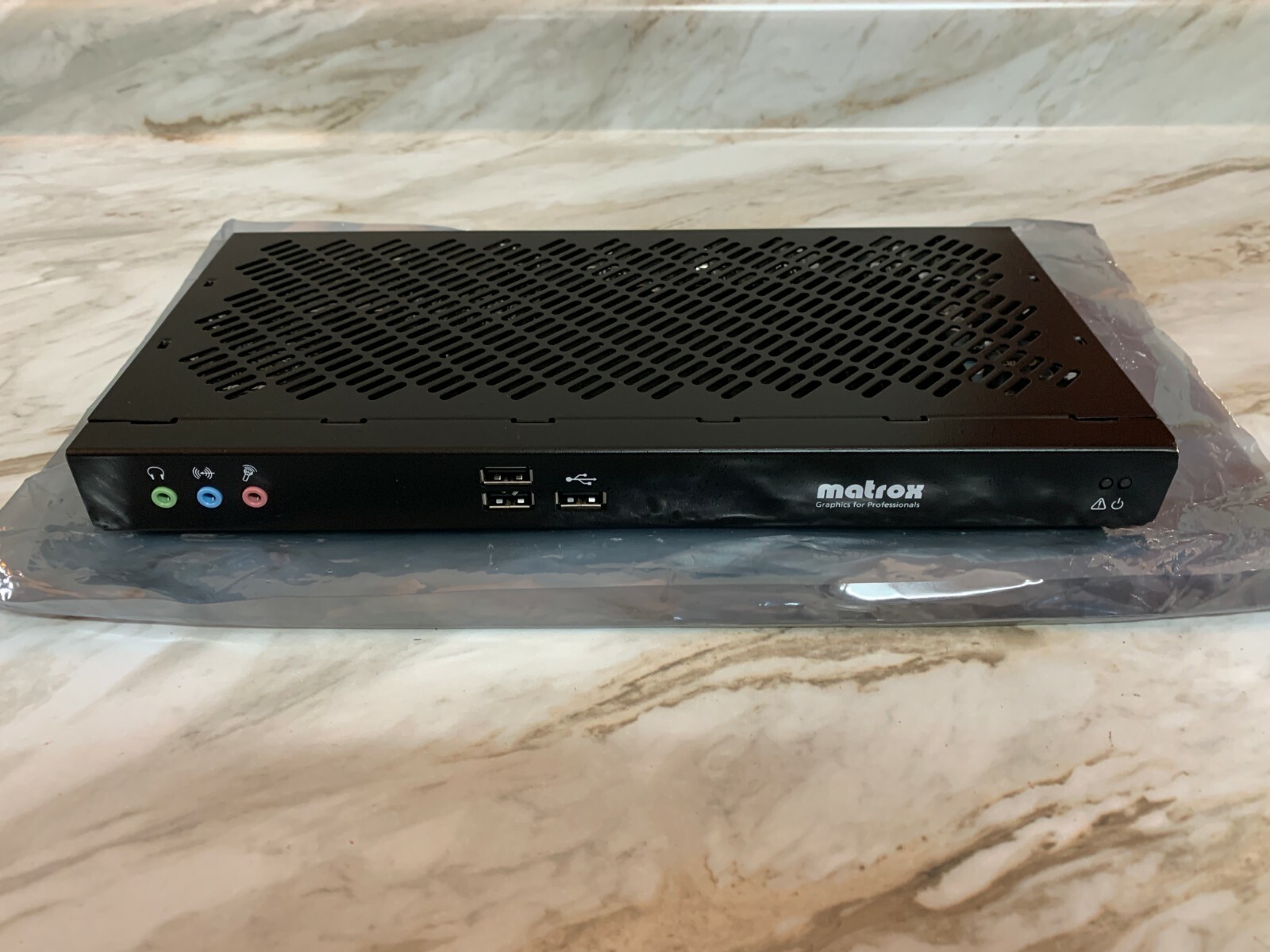 Matrox Extio XTO2-F2408F 4 Monitor Extender - AS IS READ