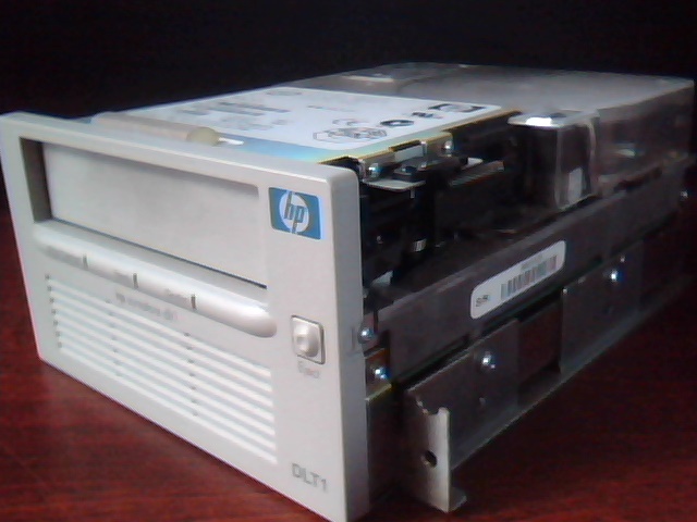 HP SureStore DLT1 C7484-60003 Rev B001 C7484A LVD SE 80 Drive