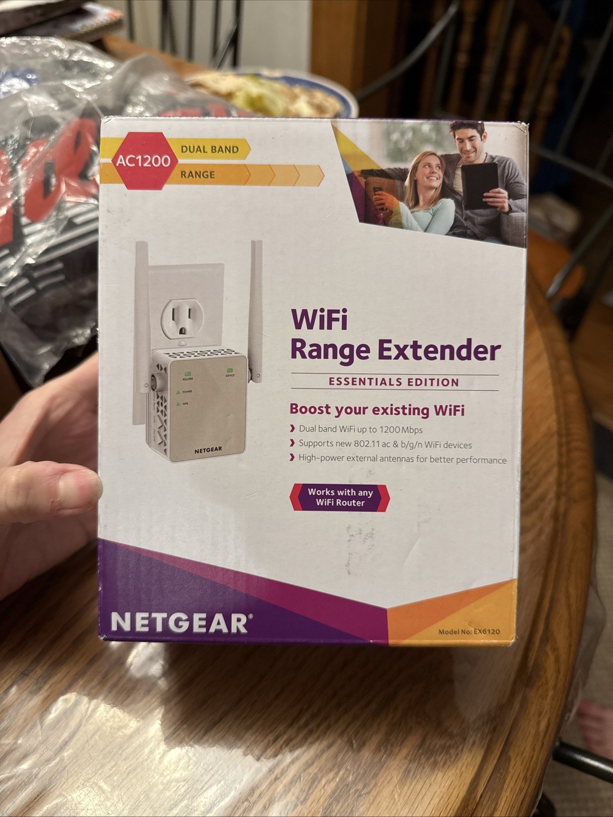 Net gear Wi-Fi Extender AC1200 SEALED