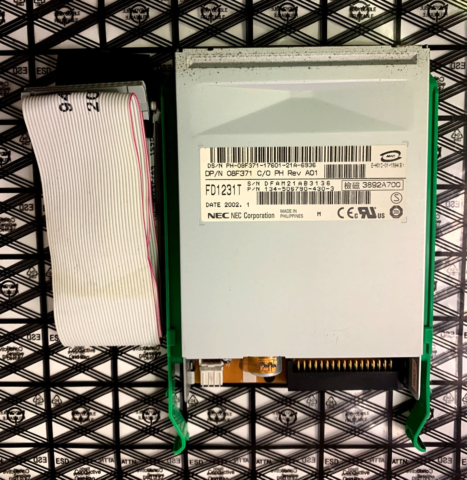 NEC FD1231T PN 134-506790-430-3 1.44MB 3.5" Floppy Drive No Bezel DP/N 08F371